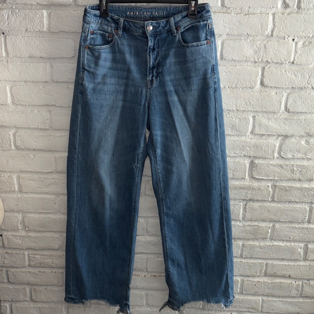 NWOT American Eagle Outfitters Women's Blue Wide Leg Jeans Size 6